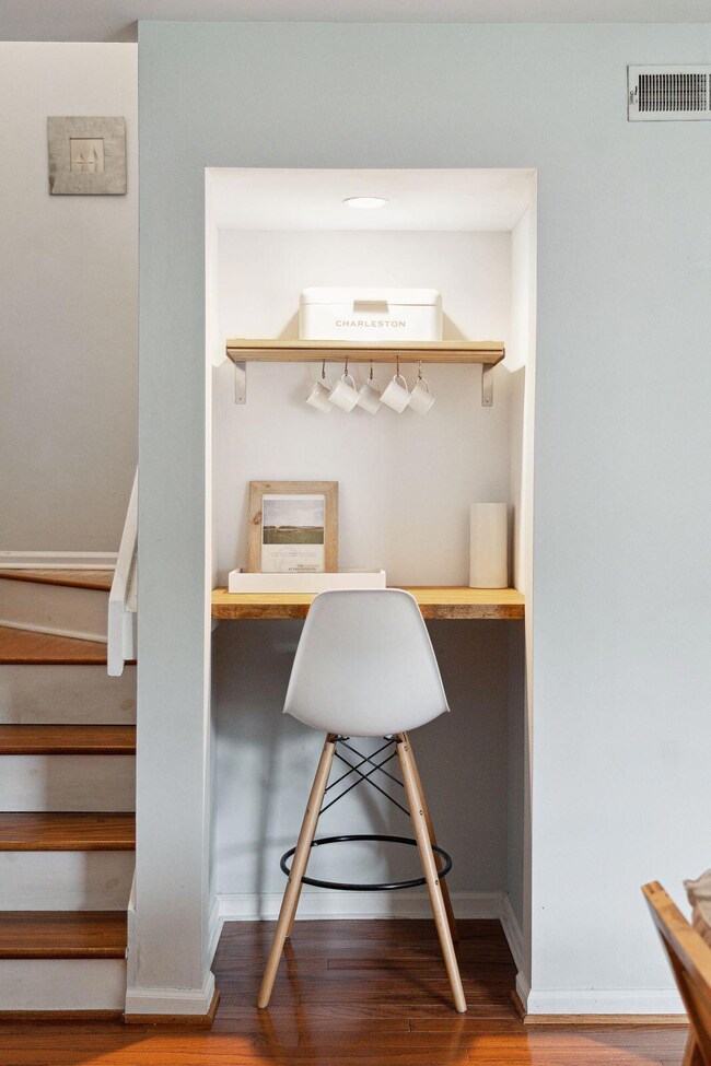 Desk/Bar Built-In