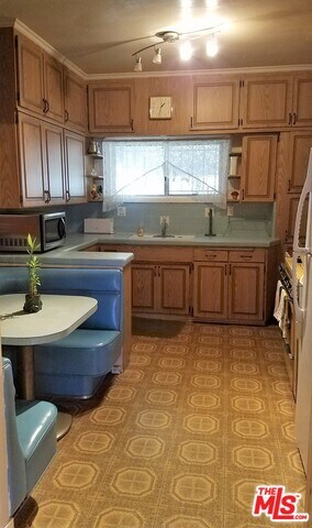 2212 West Blvd, Los Angeles, CA 90016 - photo 5