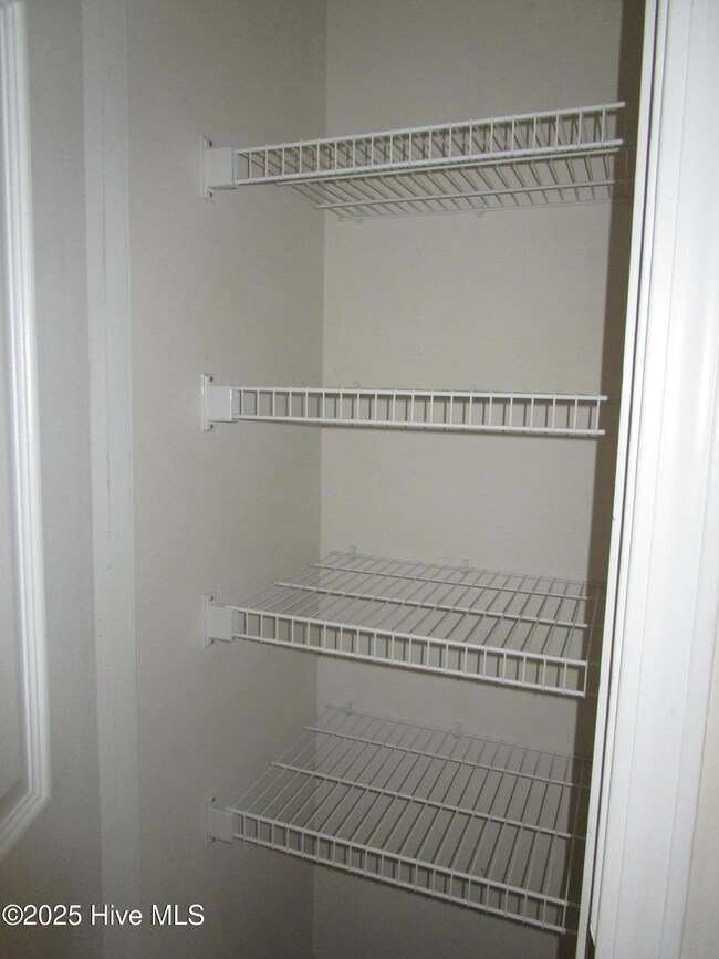 233 Lakewood Dr unit B, Jacksonville, NC 28546 - photo 5