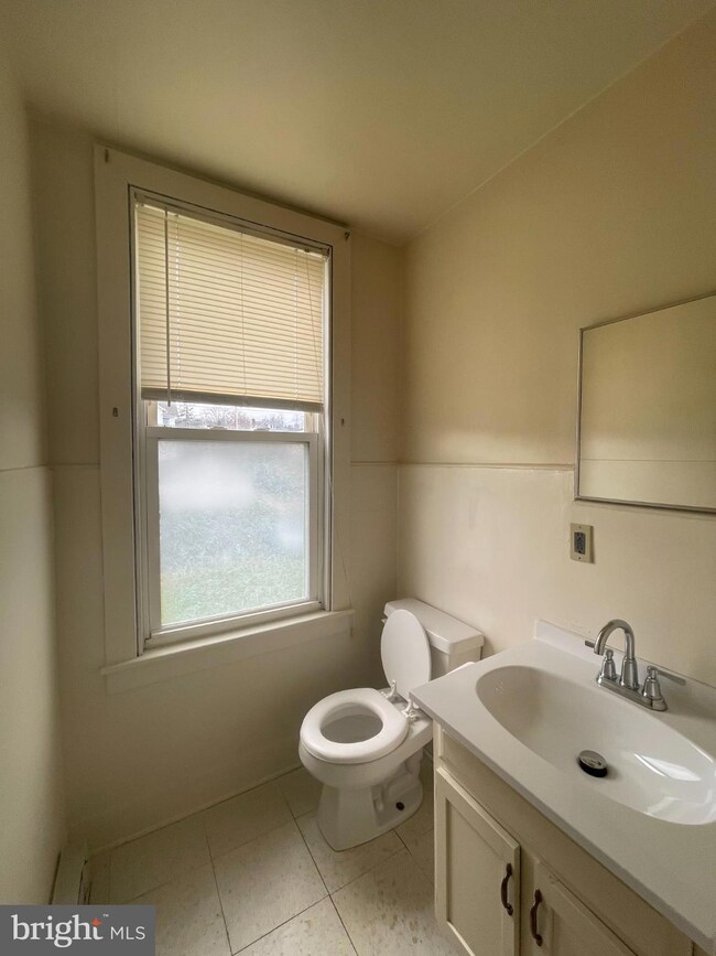 452 W 1st St unit 5, Birdsboro, PA 19508 - photo 4