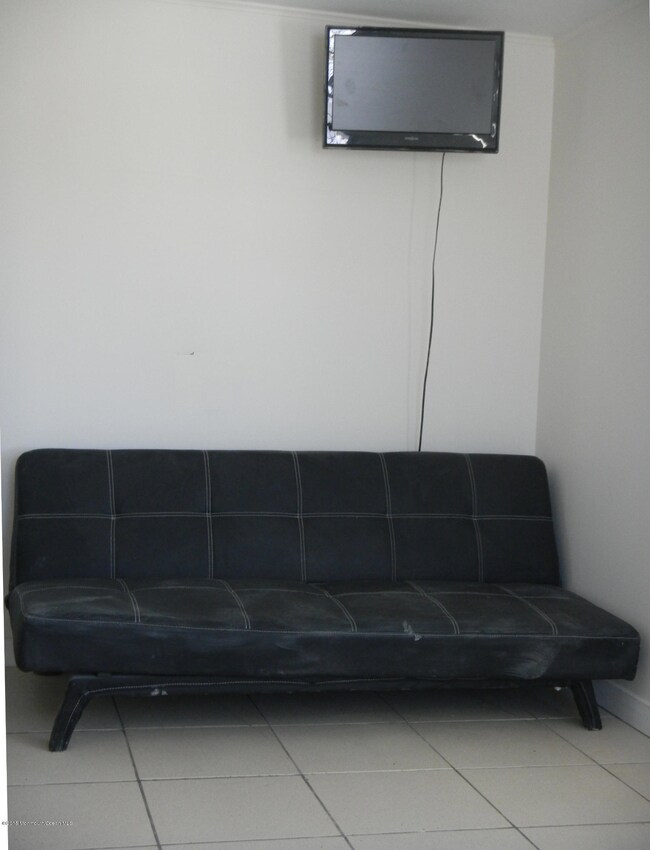 Main Room 302 Dupont UnitC