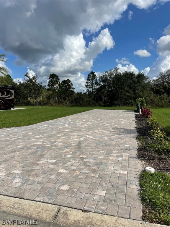 13718 Golden Palms Cir, Fort Myers, FL 33913 - photo 2