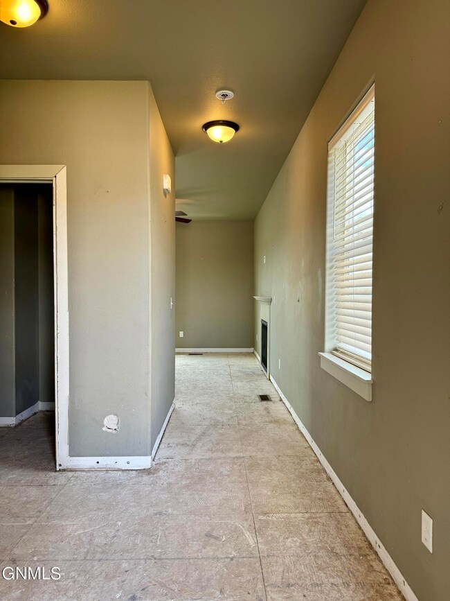 13694 Kristina St, Williston, ND 58801 - photo 2