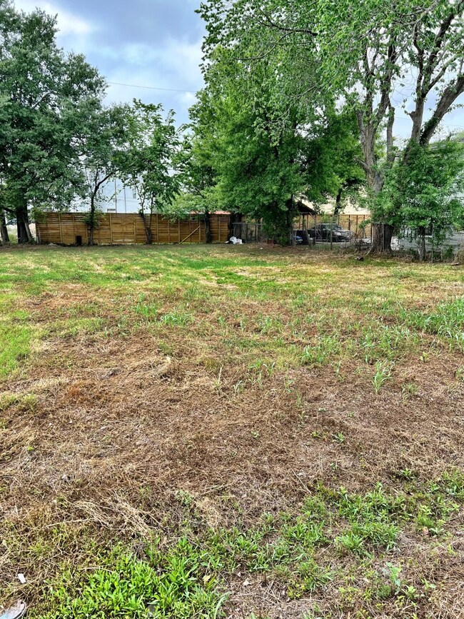 6737 Burkett St, Houston, TX 77021 - photo 3