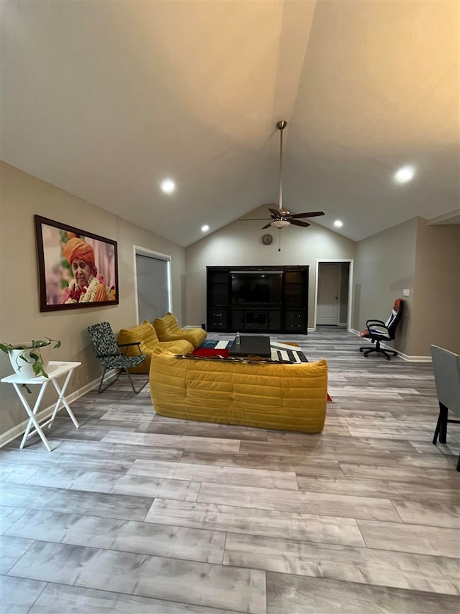 390 Red Elm Ln, Bowling Green, KY 42101 - photo 2