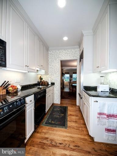 3547 Hamlet Place, Chevy Chase, MD 20815 - photo 2