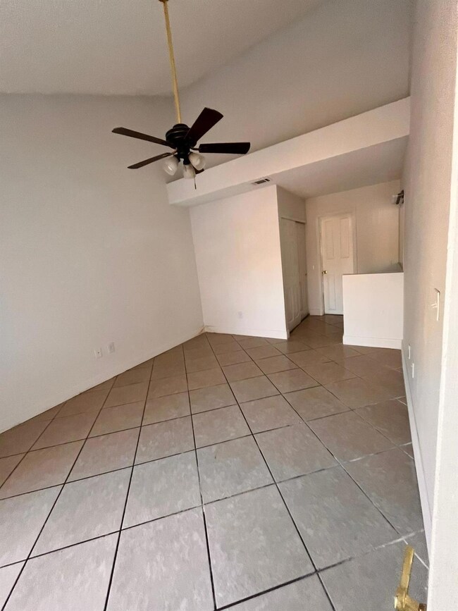 4132 Palm Bay Cir unit B, West Palm Beach, FL 33406 - photo 6