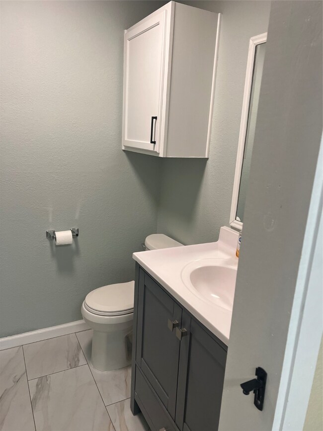 404 Central Park Dr, Arlington, TX 76014 - photo 6