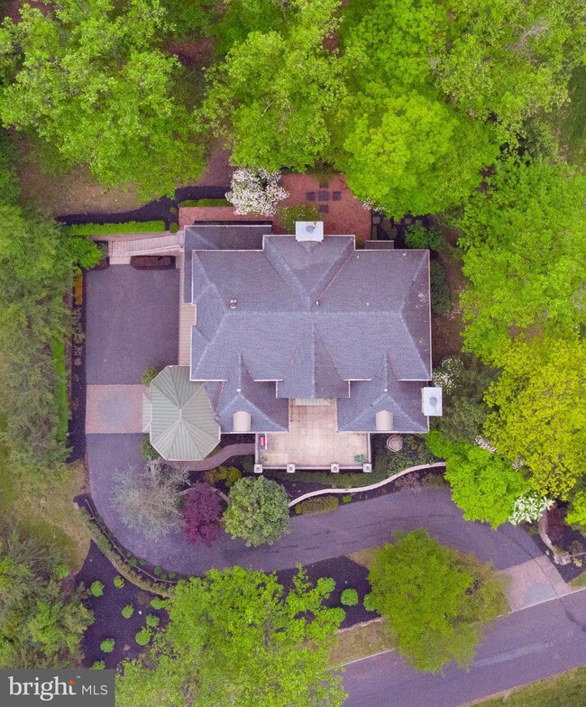 5710 Oak Crest Dr, Doylestown, PA 18902 - photo 2