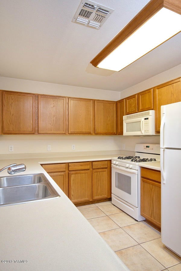 8132 S Sunny Sky Place, Tucson, AZ 85747 - photo 5