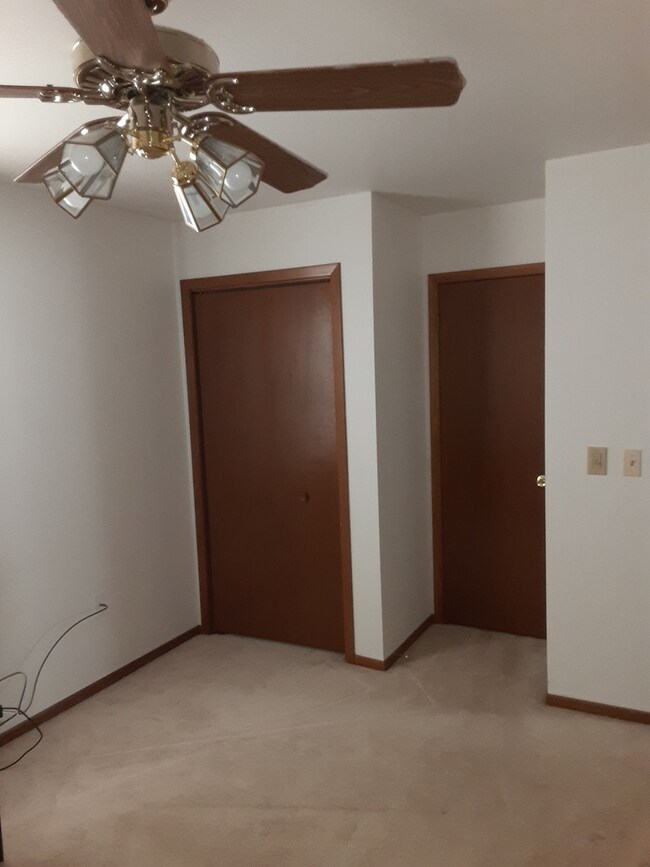 2810 W Cornelia Ave, Waukegan, IL 60085 - photo 4