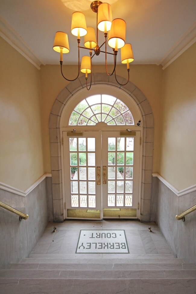 63 Rutledge Avenue lobby