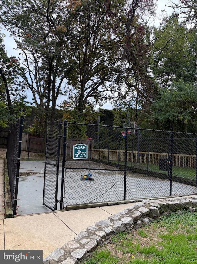 Pointe At Park Center unit 3165, Alexandria, VA 22302 - photo 3