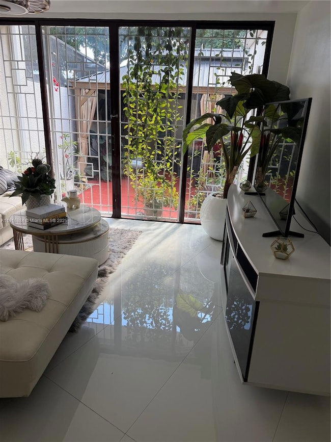 13198 SW 10th Terrace Dr, Miami, FL 33184 - photo 5