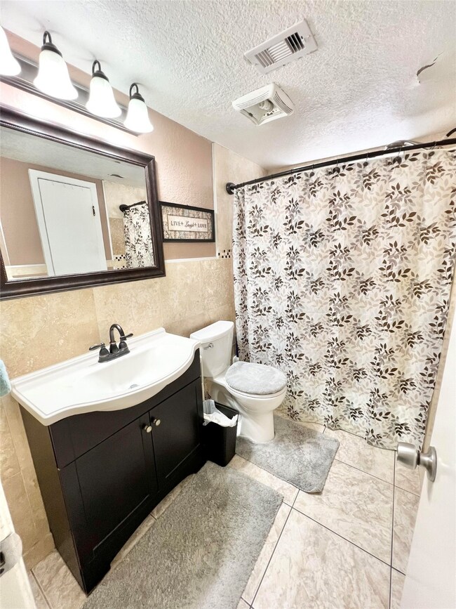 1122 Forestburg Dr, Houston, TX 77038 - photo 2