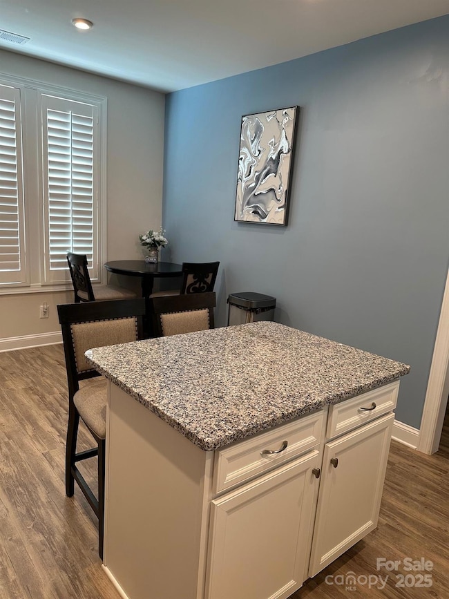 12417 Old Iron Ln, Charlotte, NC 28215 - photo 5