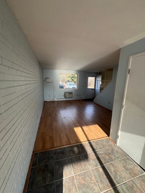 4 Princeton Terrace unit 4, Greenfield, MA 01301 - photo 2