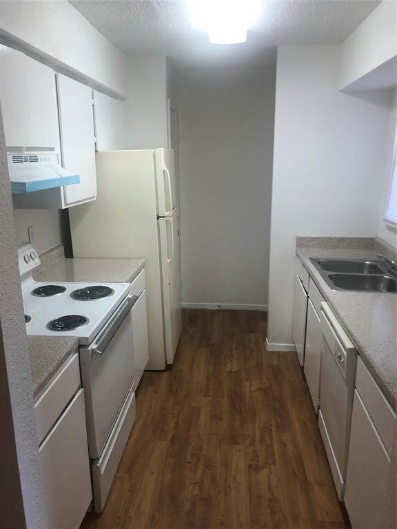 Not actual Unit. Similar in size and finishes