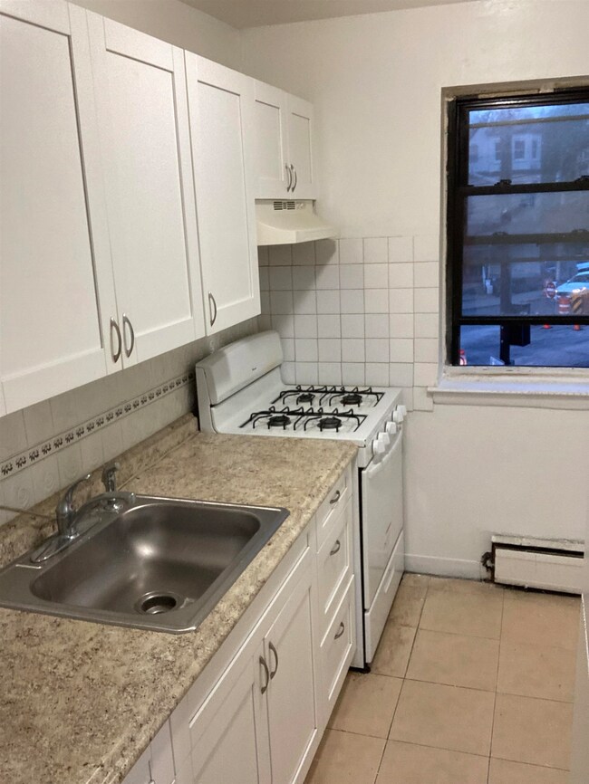 708 Boulevard E unit B1, Weehawken, NJ 07086 - photo 4