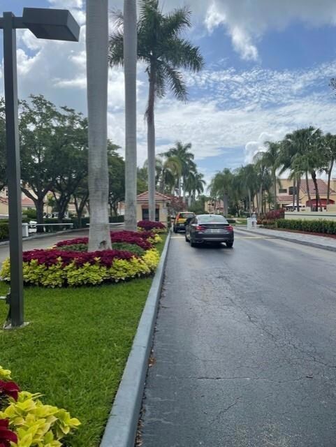 3535 Magellan Cir unit 524, Miami, FL 33180 - photo 2