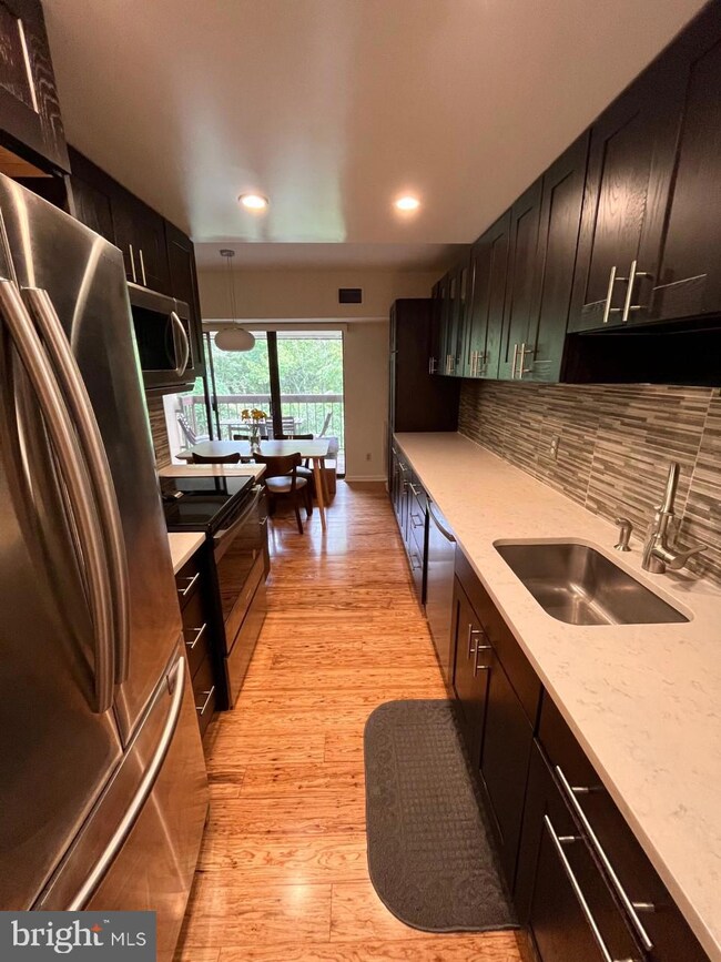 2241 Castle Rock Square unit 21C, Reston, VA 20191 - photo 7