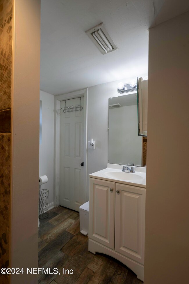 5815 Rosedale Ln, Jacksonville, FL 32244 - photo 4