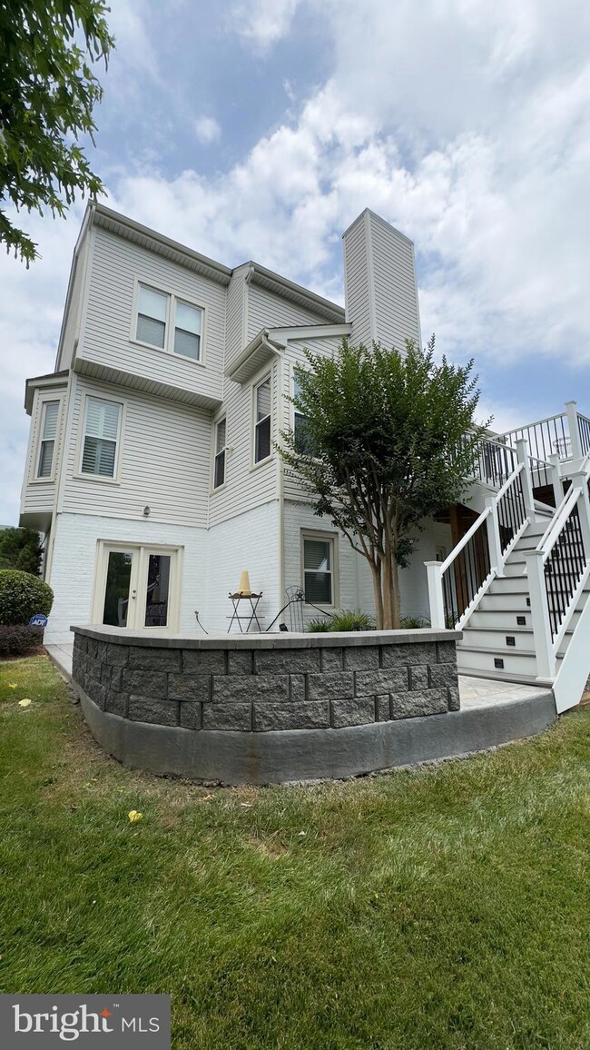 13615 Bare Island Dr, Chantilly, VA 20151 - photo 5