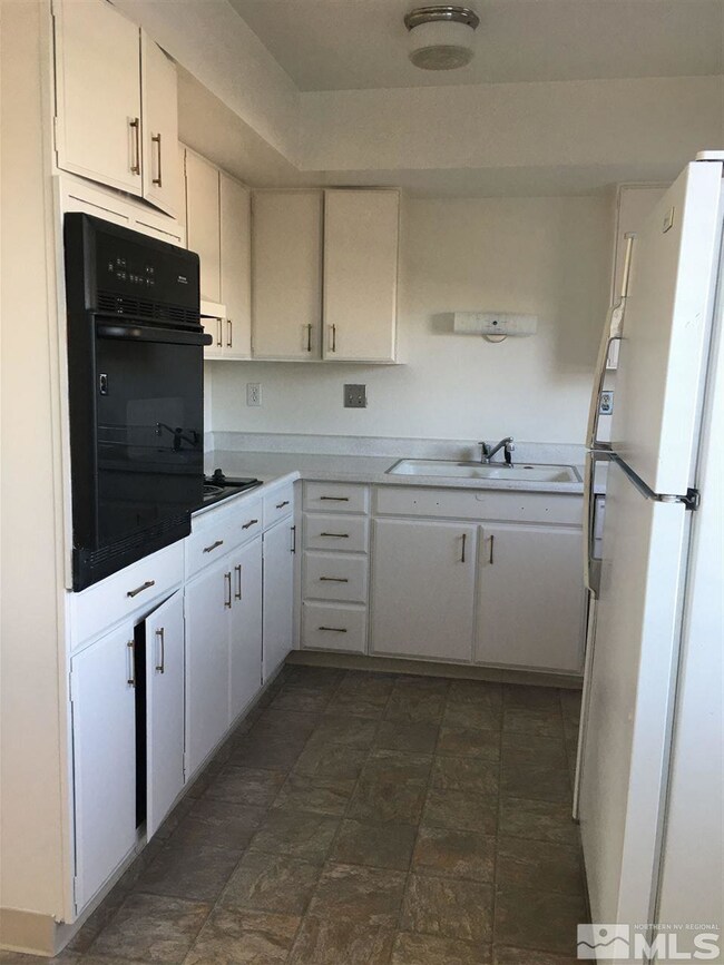 521 C St unit 4, Sparks, NV 89431 - photo 3