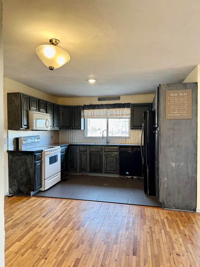 5943 N Ridge Rd, Maize, KS 67101 - photo 3