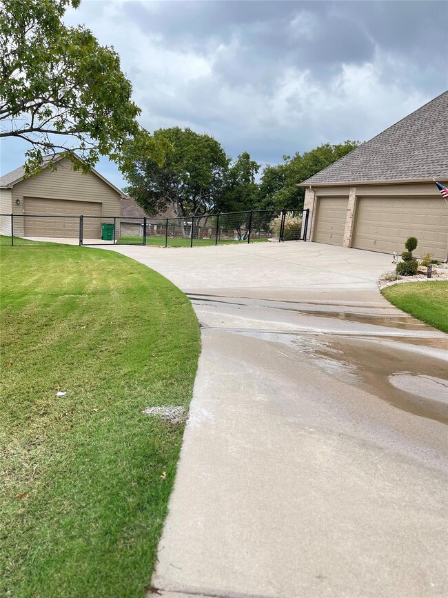 501 Sandhill Ct, Weatherford, TX 76085 - photo 3