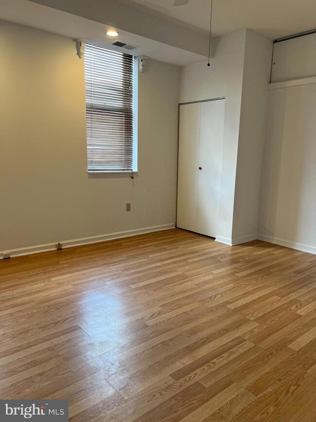 1315 W Porter St unit 2ND FLOOR, Philadelphia, PA 19148 - photo 4