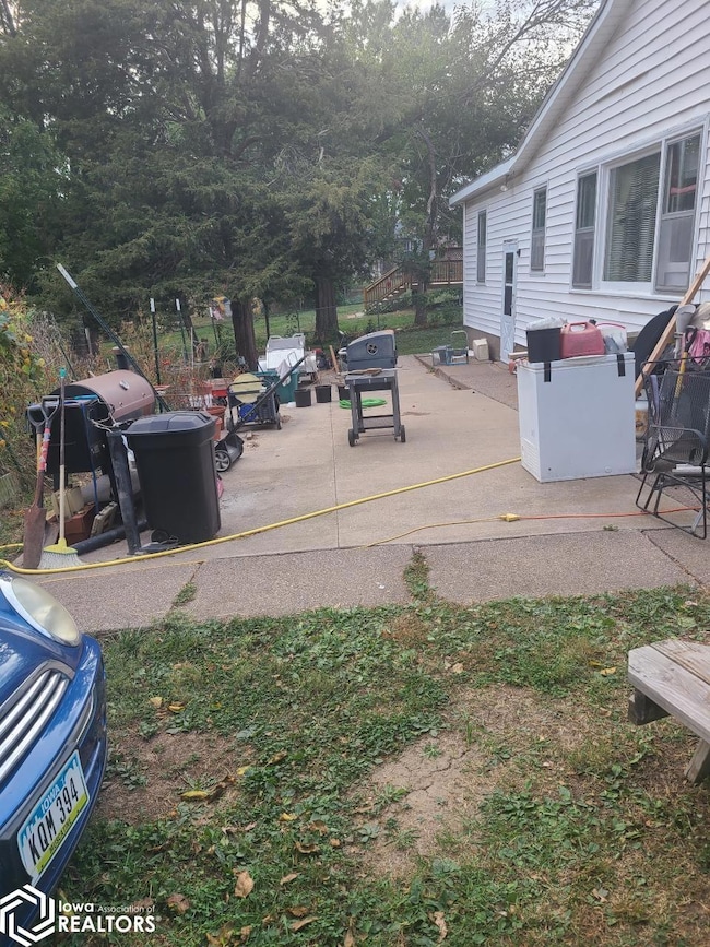 1902 W Fulliam Ave, Muscatine, IA 52761 - photo 2