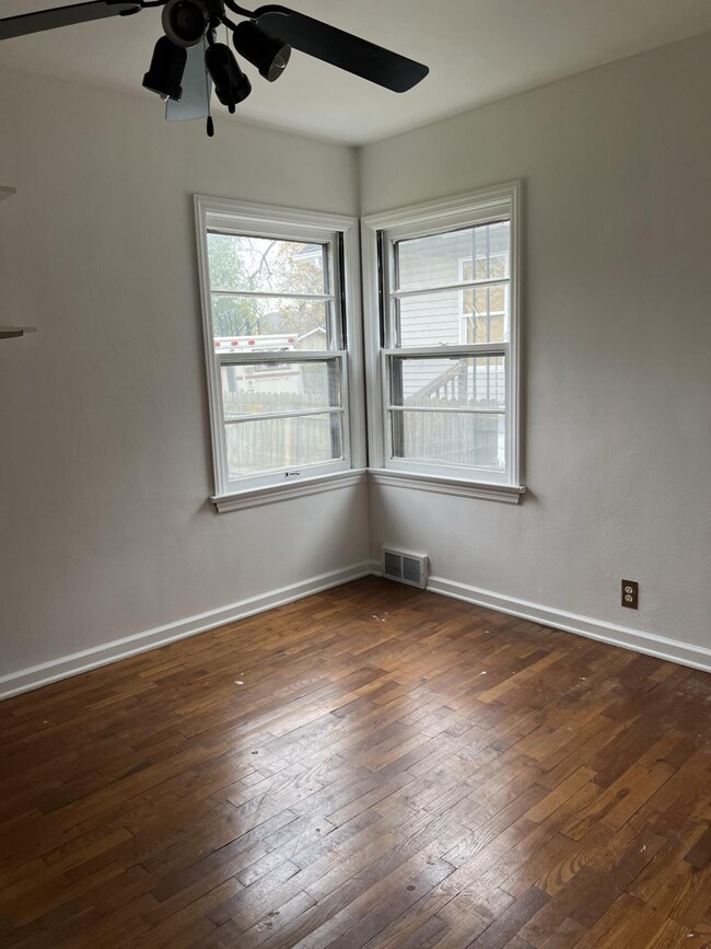 bedroom2