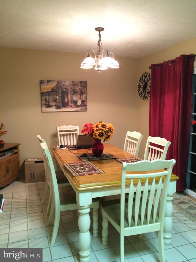 2612 Banbury Ln, Chambersburg, PA 17202 - photo 3