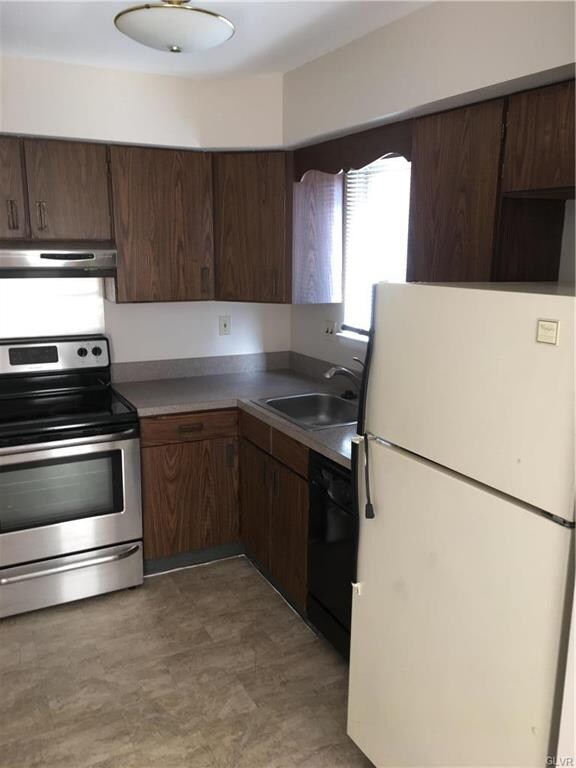 1329 S Howard St unit 1 first floor, Allentown, PA 18103 - photo 4