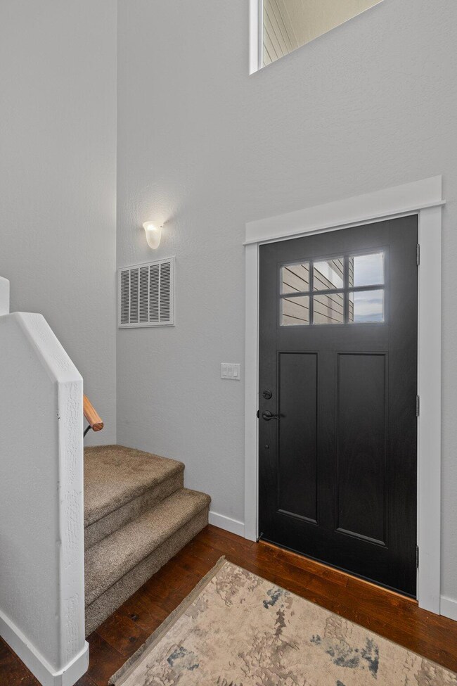 562 N Heights Dr, Eagle Point, OR 97524 - photo 5