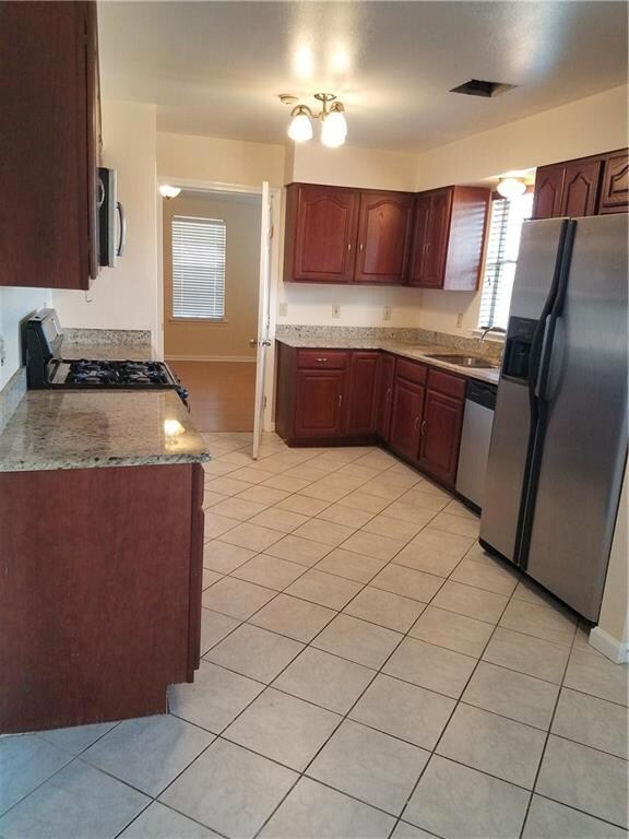 Kitchen- all appliances staying for new homeowner