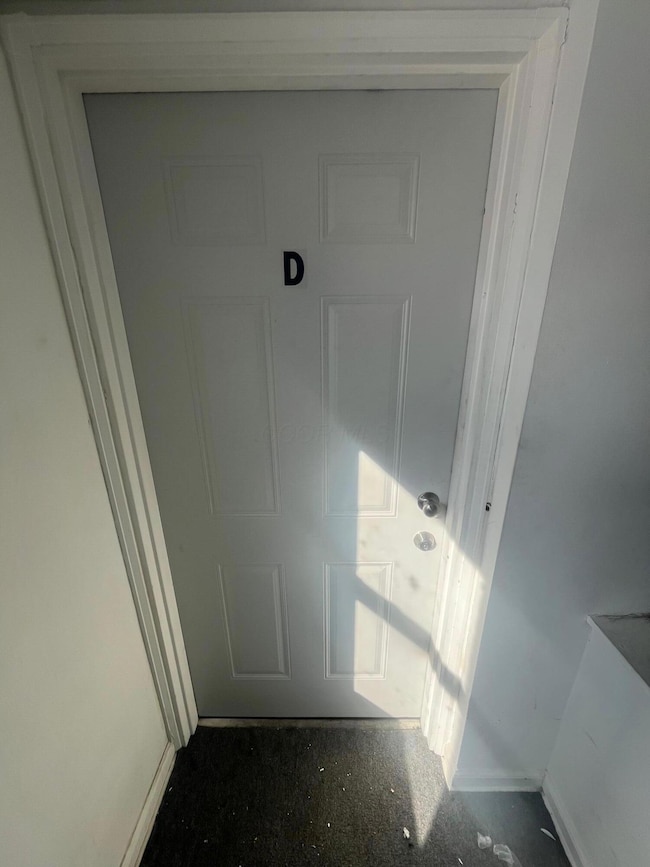 102 N Hampton Rd unit D, Columbus, OH 43213 - photo 2