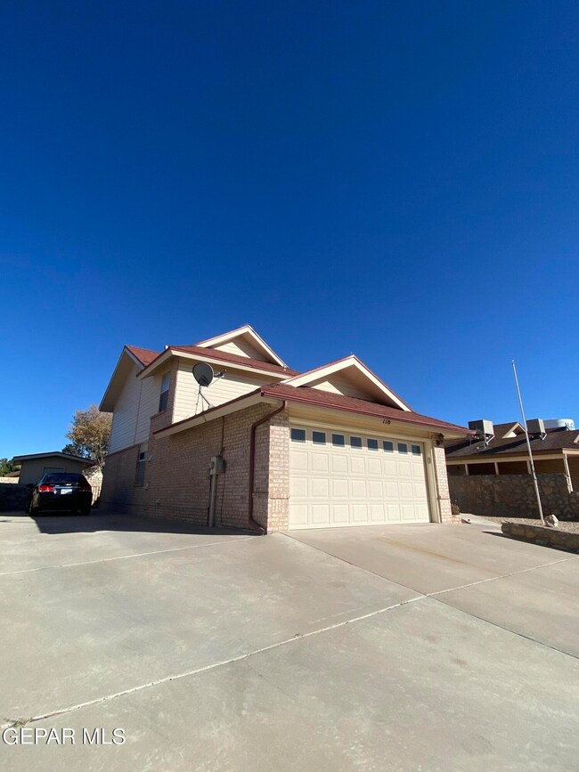 116 Lago Lindo Dr, Horizon City, TX 79928 - photo 4