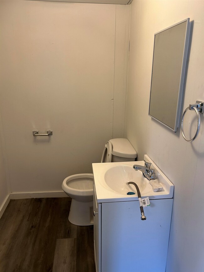 40 W Broadway unit RR 564 U5, Derry, NH 03038 - photo 6