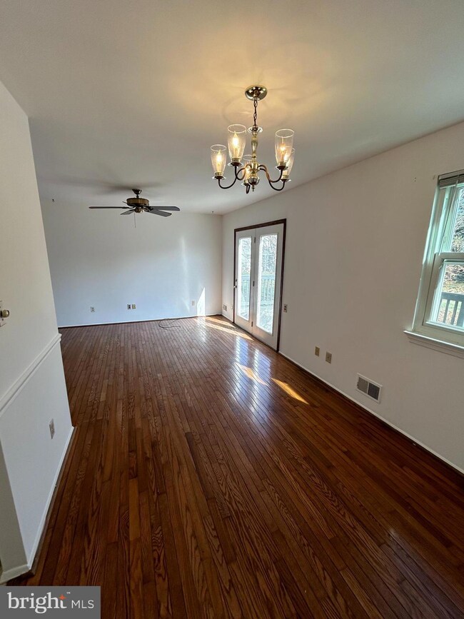 24101 Ridge Rd, Germantown, MD 20876 - photo 5