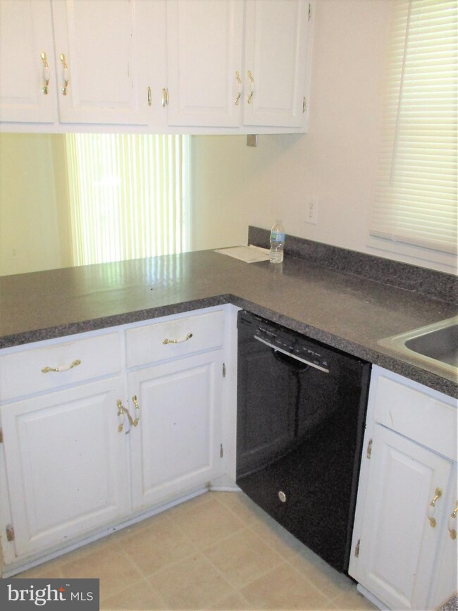 4213 Maylock Ln, Fairfax, VA 22033 - photo 6