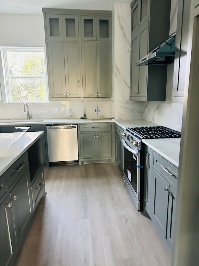 618 E 35th St, Houston, TX 77022 - photo 2