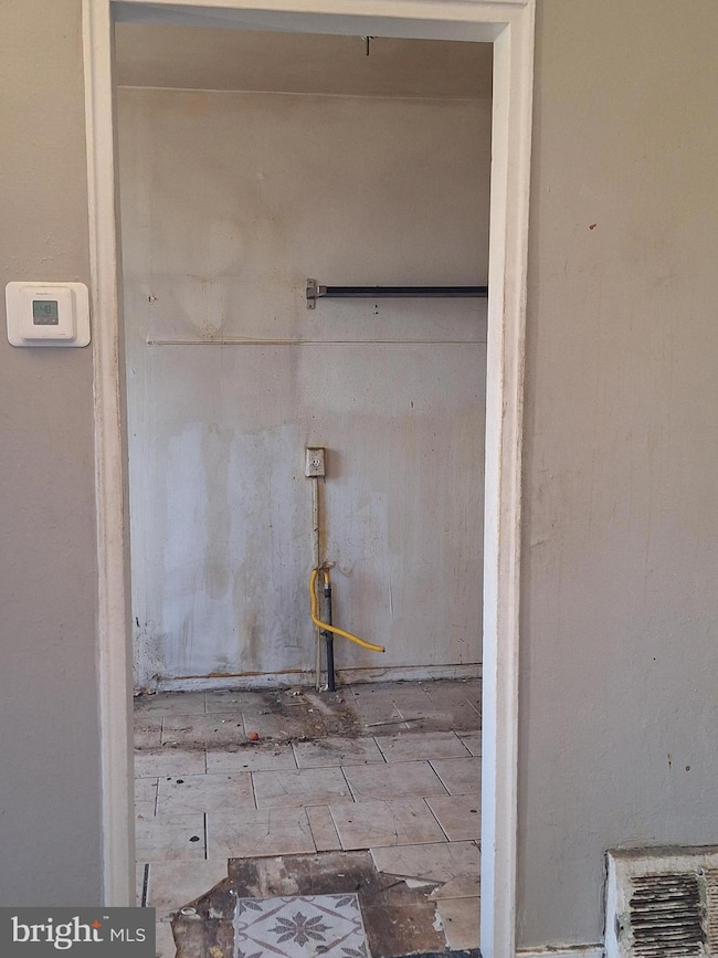 919 Sharon Ave, Sharon Hill, PA 19079 - photo 3