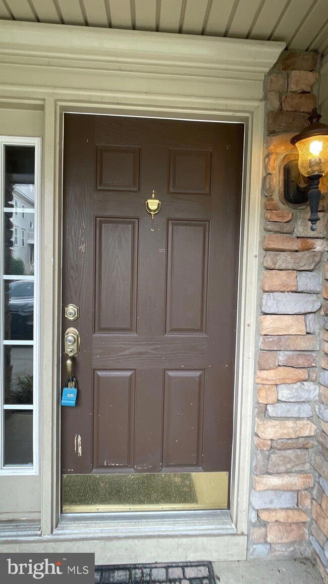 9115 Marlove Oaks Ln, Owings Mills, MD 21117 - photo 2