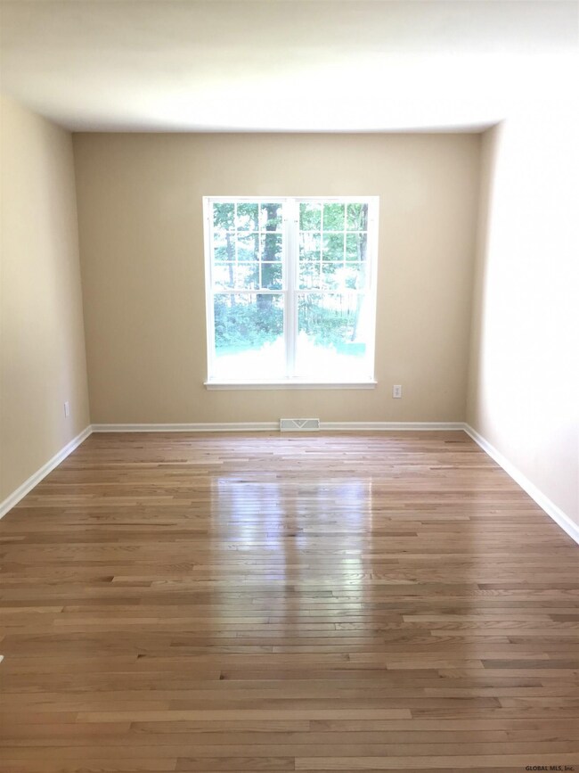 15 Connemara Ct, Saratoga Springs, NY 12866 - photo 7