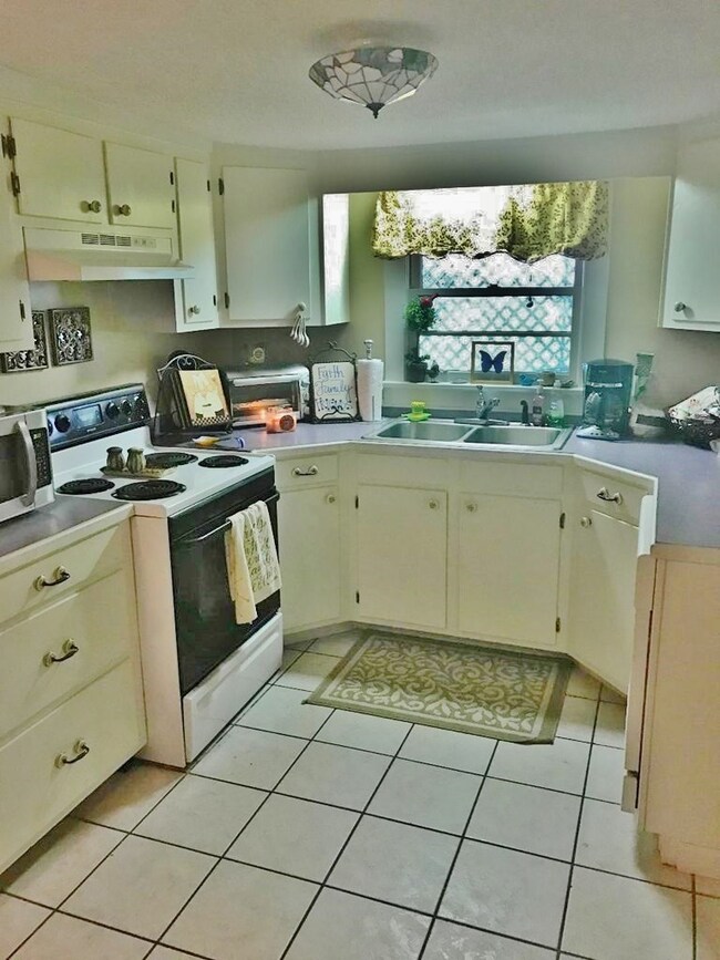 715 Crawford St, Tylertown, MS 39667 - photo 5