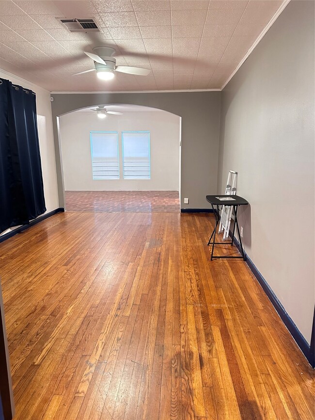 10929 Stover St, Houston, TX 77075 - photo 5