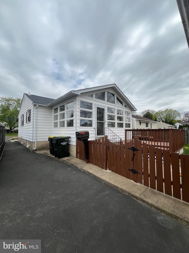 3890 Round Meadow Ln, Hatboro, PA 19040 - photo 3