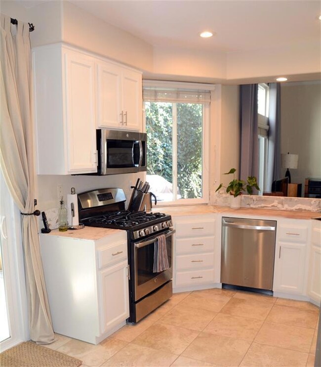 16142 Avenida Venusto unit 2, San Diego, CA 92128 - photo 6